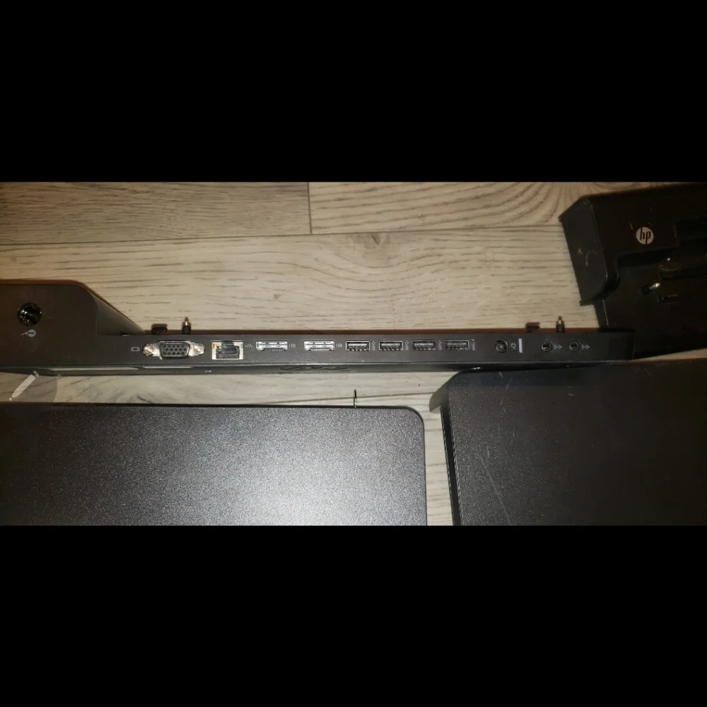 6 HP advanced docking stations lot